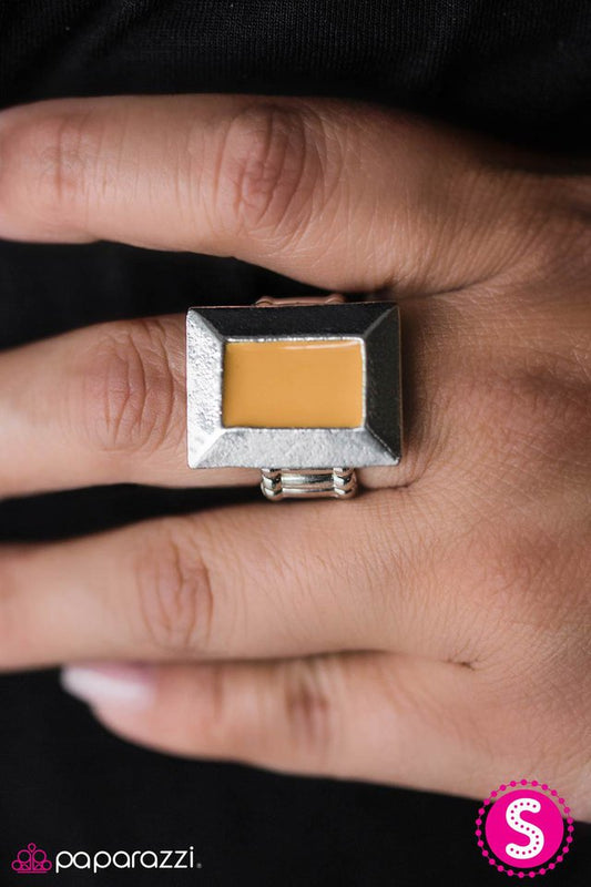 a-picture-is-worth-a-thousand-words-yellow-p4se-ywxx-030xx