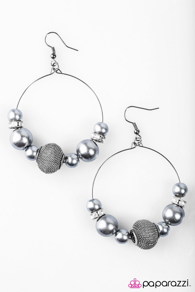 Paparazzi ♥ The World Is My Stage - Silver ♥ Earrings