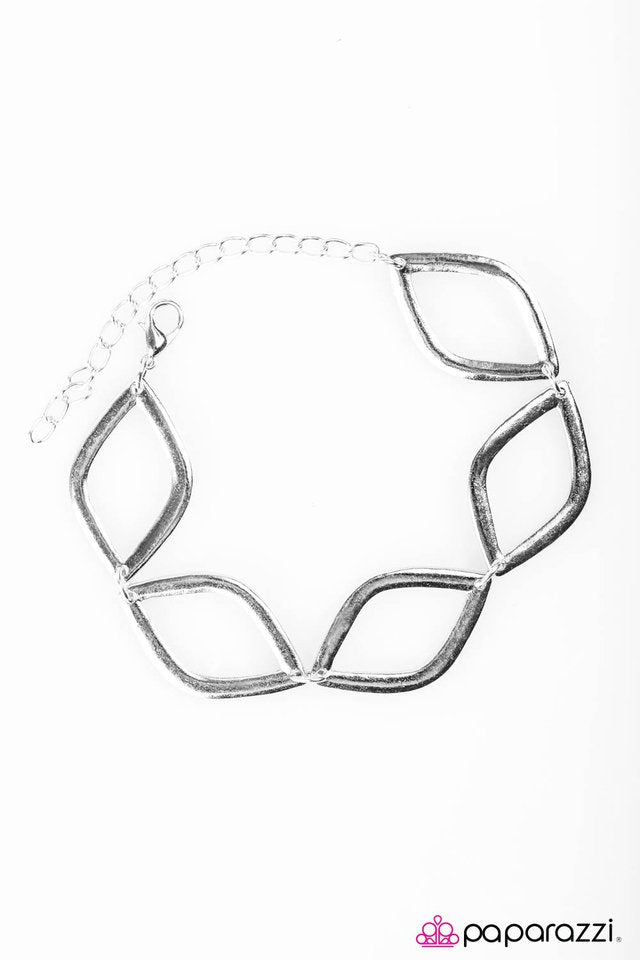 Paparazzi ♥ Seeing Things - Silver ♥ Bracelet