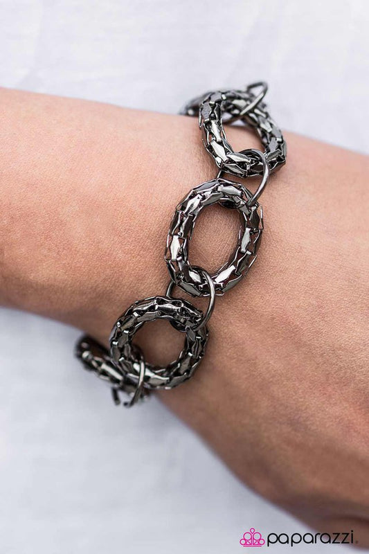 the-greatest-hits-black-p9in-bkxx-047xx