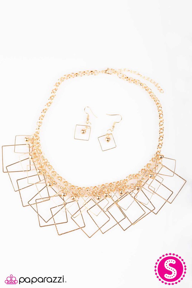Paparazzi ♥ The Square Off - Gold ♥ Necklace
