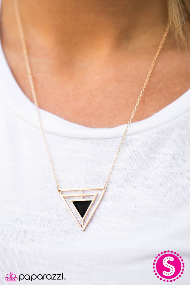 lets-geo-girls-black-p2ed-bkgd-059xx