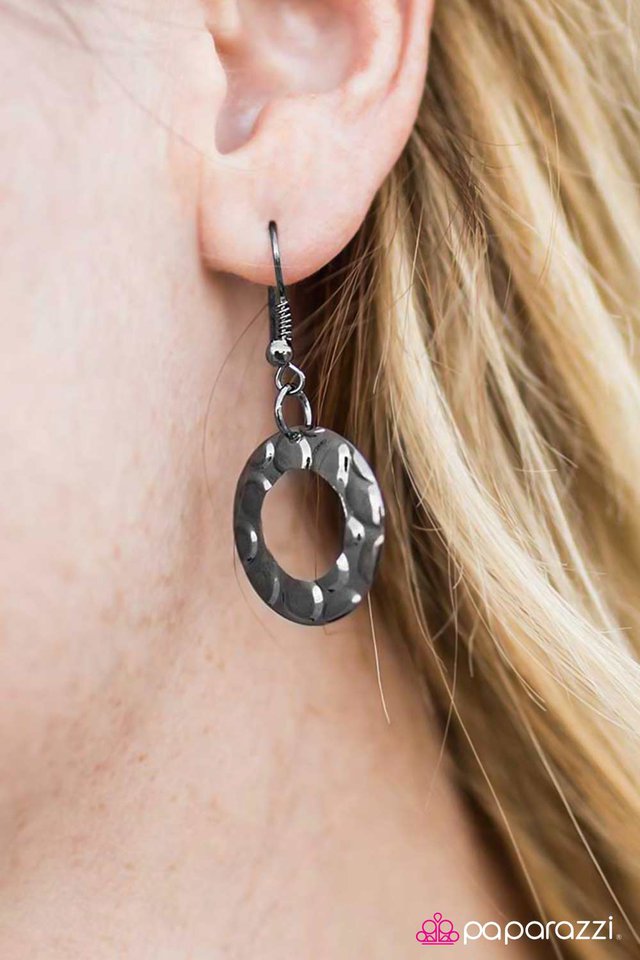 Paparazzi ♥ El Dorado - Black ♥ Necklace