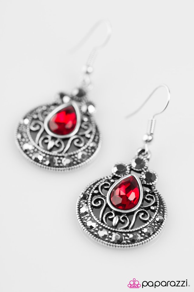 Paparazzi ♥ Jewel Thief - Red ♥ Earrings