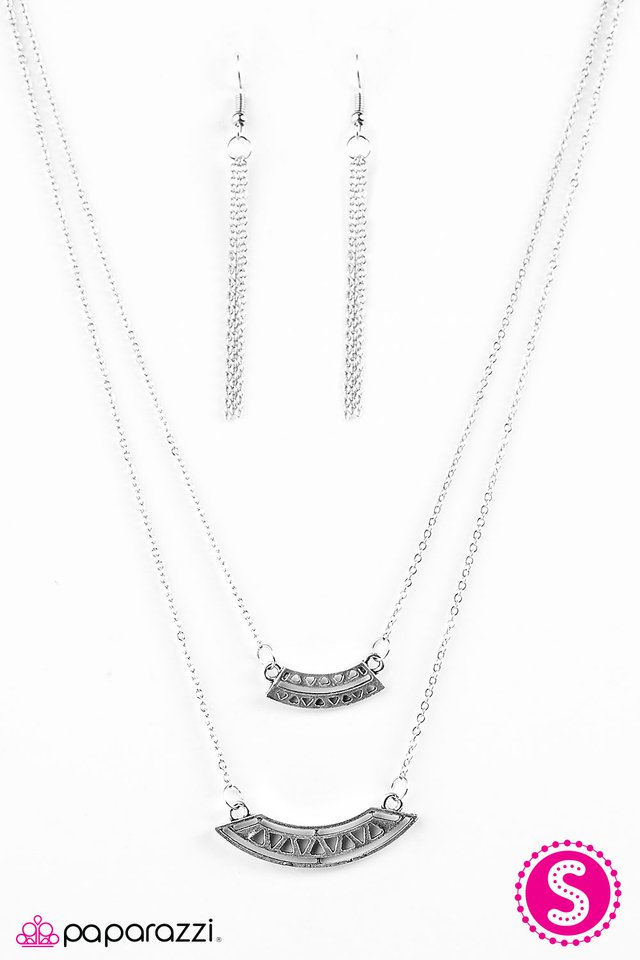 Paparazzi ♥ Desert Trove - Silver ♥ Necklace