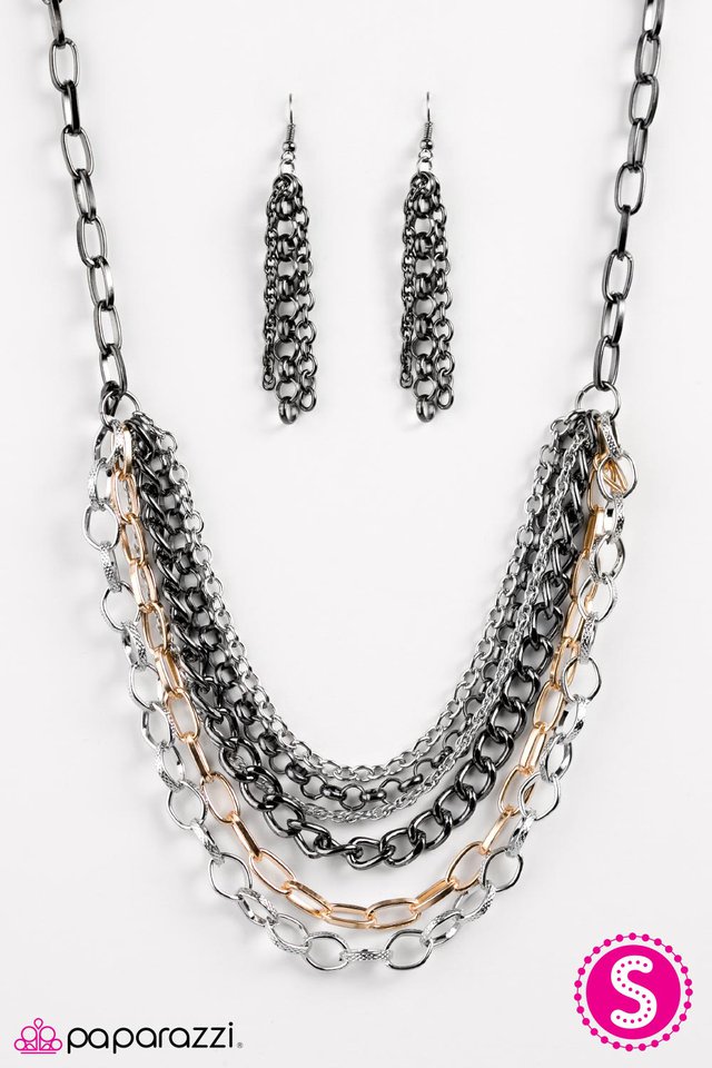 Paparazzi ♥ Calm Before The Storm - Black ♥ Necklace
