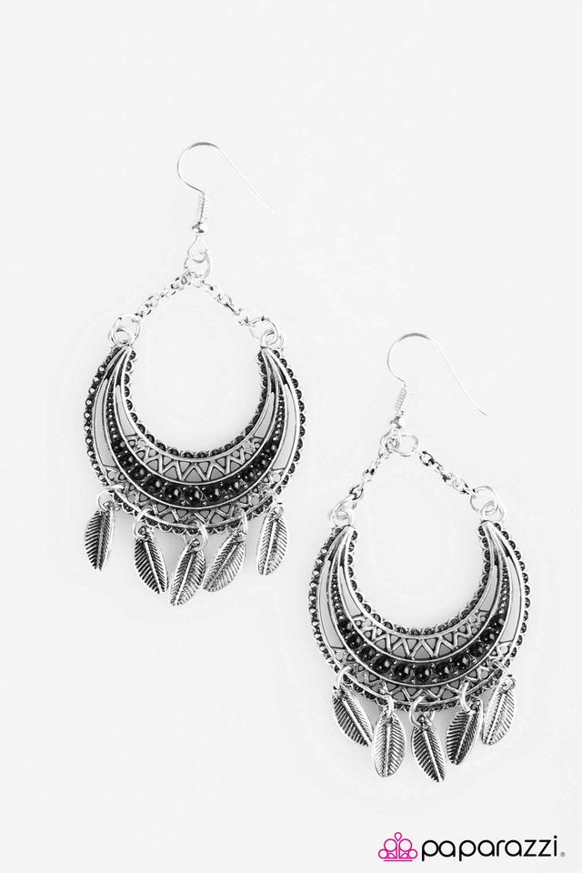 Paparazzi ♥ Lunar Lullaby - Black ♥ Earrings
