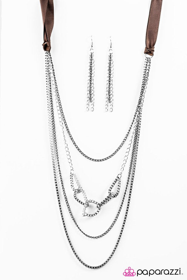 Paparazzi ♥ Delicately Dangerous - Brown ♥ Necklace