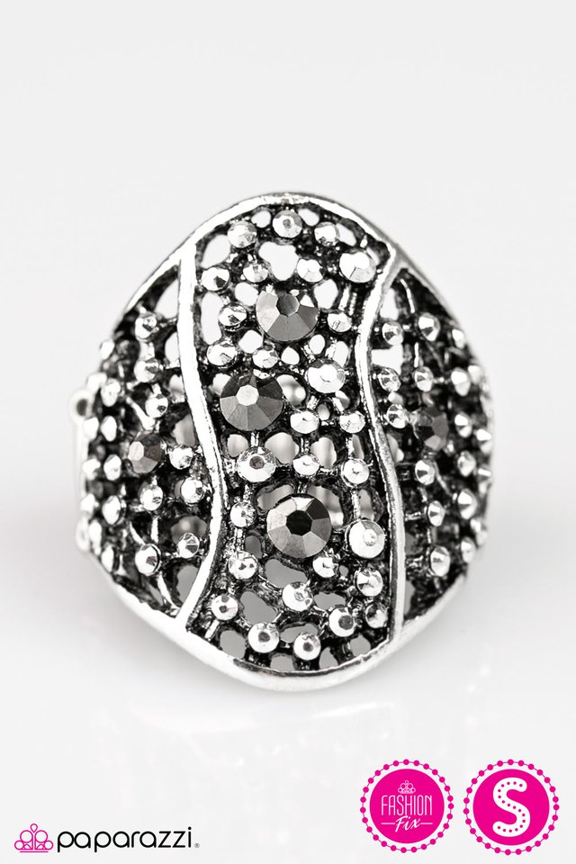 Paparazzi ♥ Game Time - Silver ♥ Ring