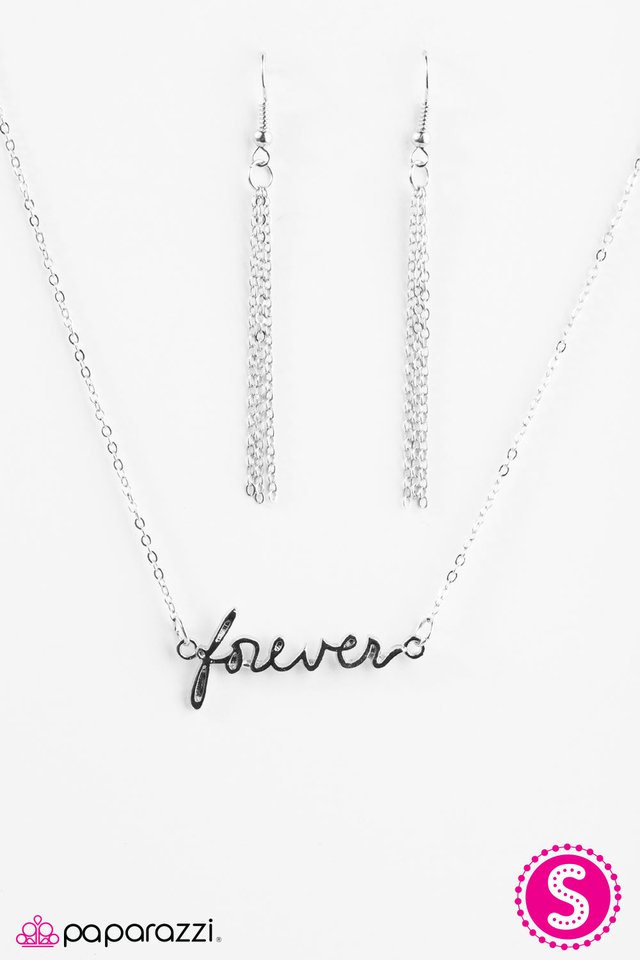 Paparazzi ♥ Forever Free ♥ Necklace