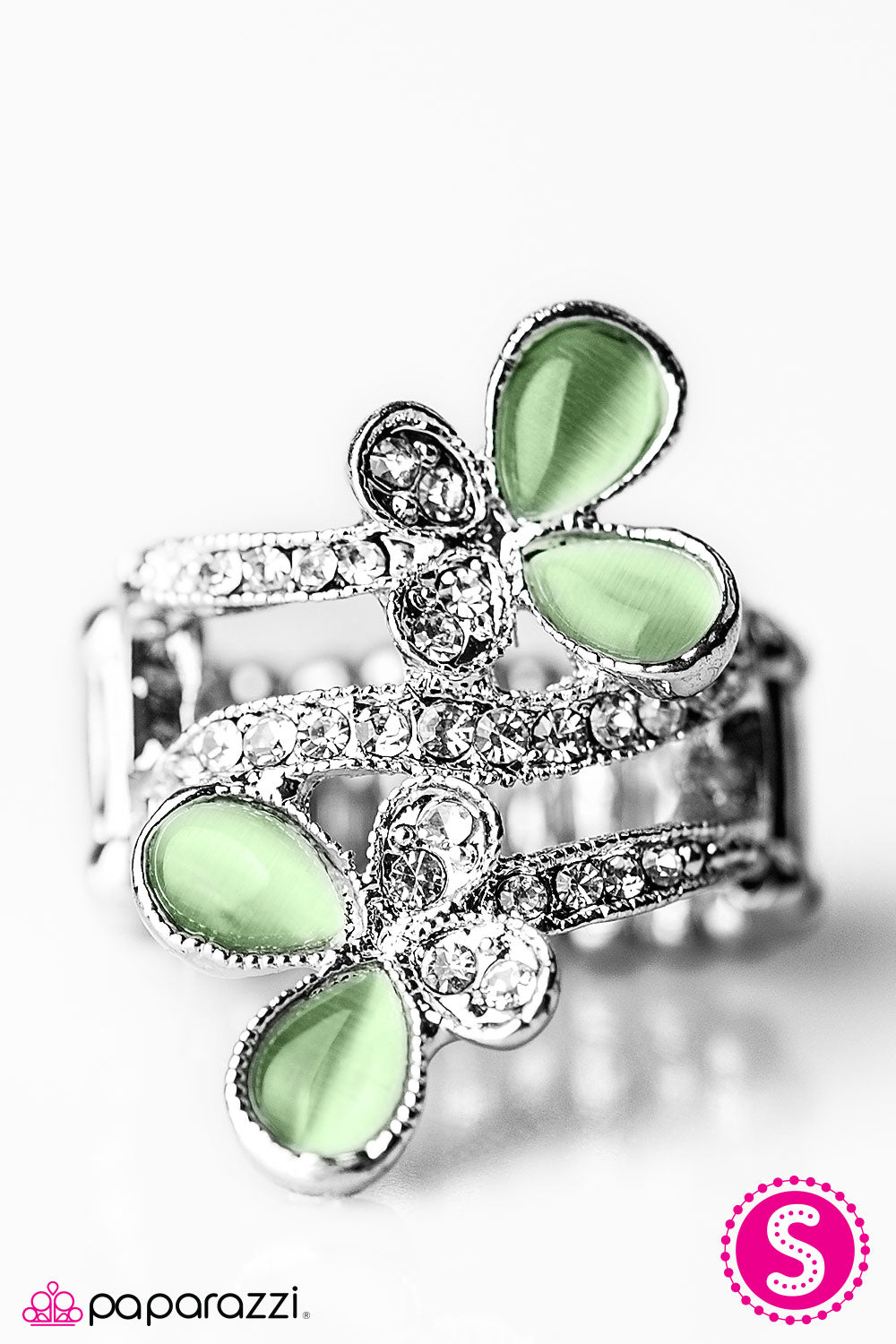 Paparazzi ♥ WINGING In The New Year - Green ♥  Ring
