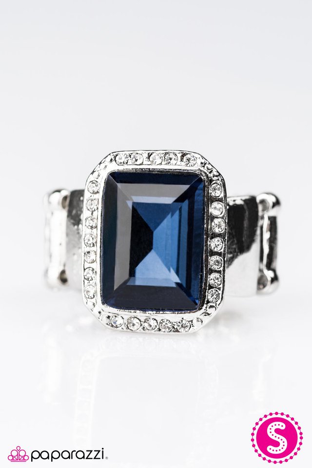 Paparazzi ♥ Queens Court - Blue ♥ Ring
