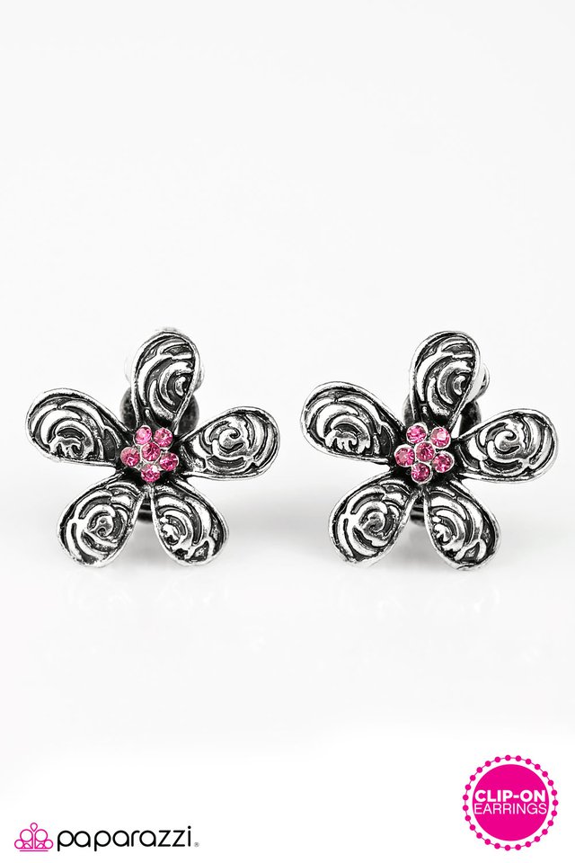 Paparazzi ♥ Petal Spectacular - Pink ♥ Clip-On