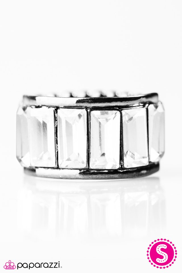 Paparazzi ♥ Kings Ransom - Black ♥ Ring