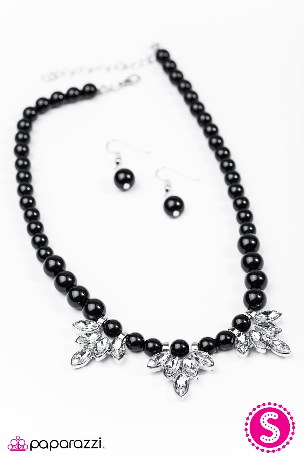 Paparazzi ♥ Ice Crystals - Black ♥  Necklace