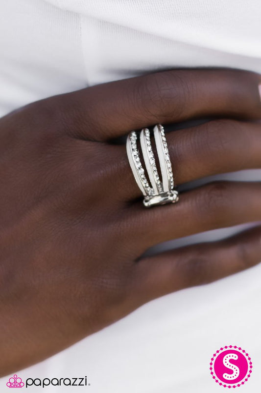 the-band-leader-white-p4ed-wtxx-024xx