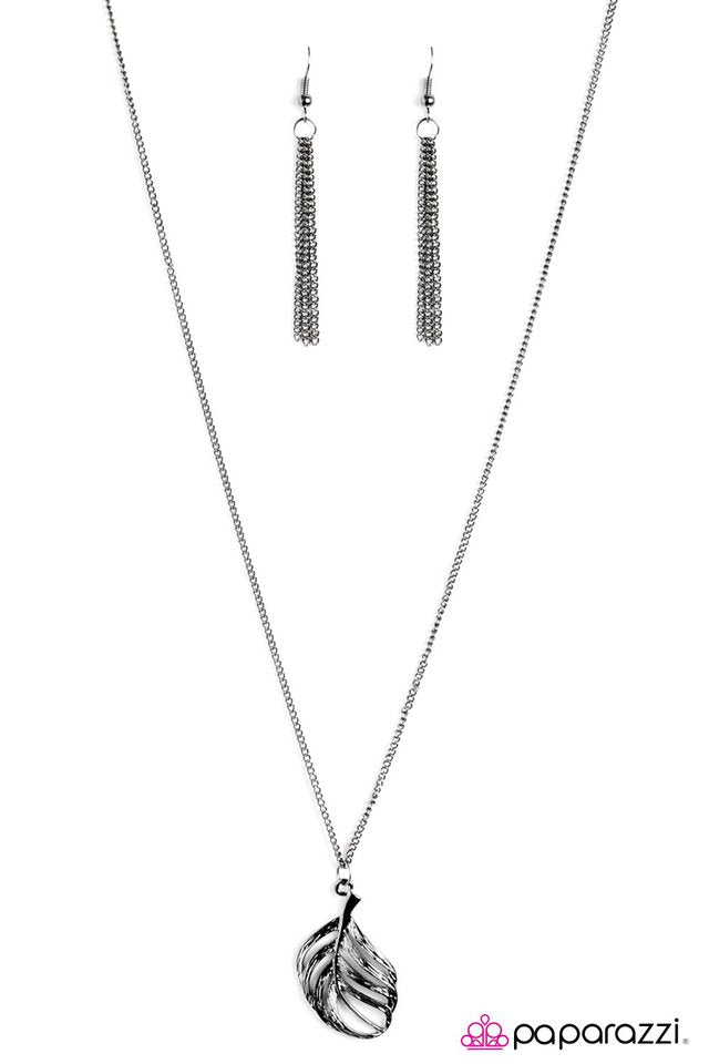 Paparazzi ♥ At First FLIGHT - Black ♥ Necklace