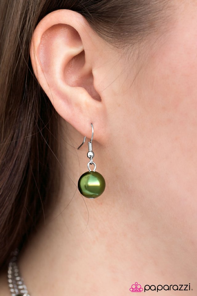 Paparazzi ♥ Nightfall - Green ♥ Necklace