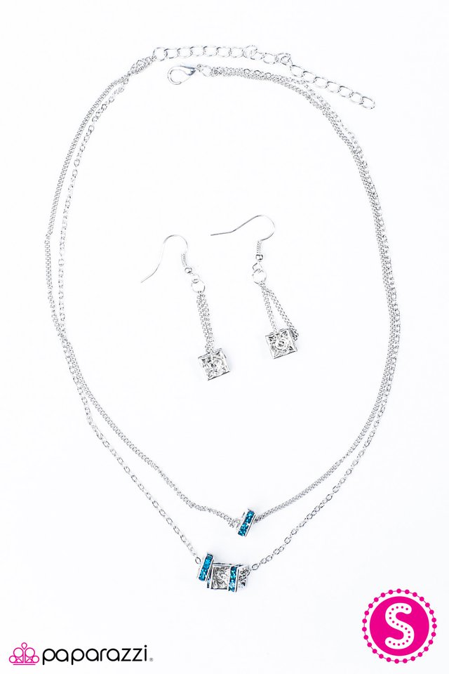 Paparazzi ♥ The Main Attraction - Blue ♥ Necklace