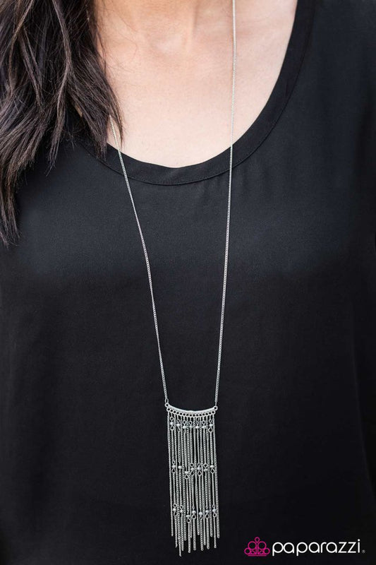 pull-back-the-curtain-silver-p2re-svxx-098xx