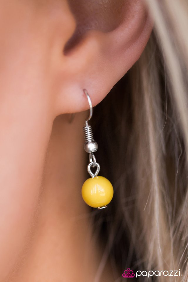 Paparazzi ♥ River Cruise - Yellow ♥ Necklace