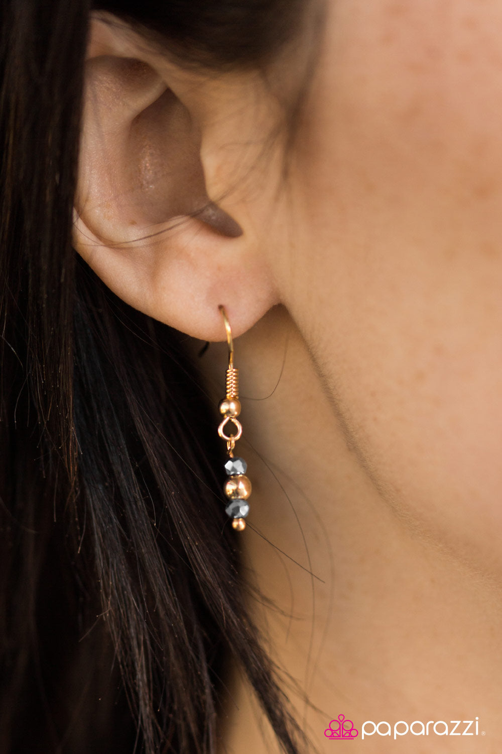 Paparazzi ♥ Fire Season - Gold ♥  Necklace