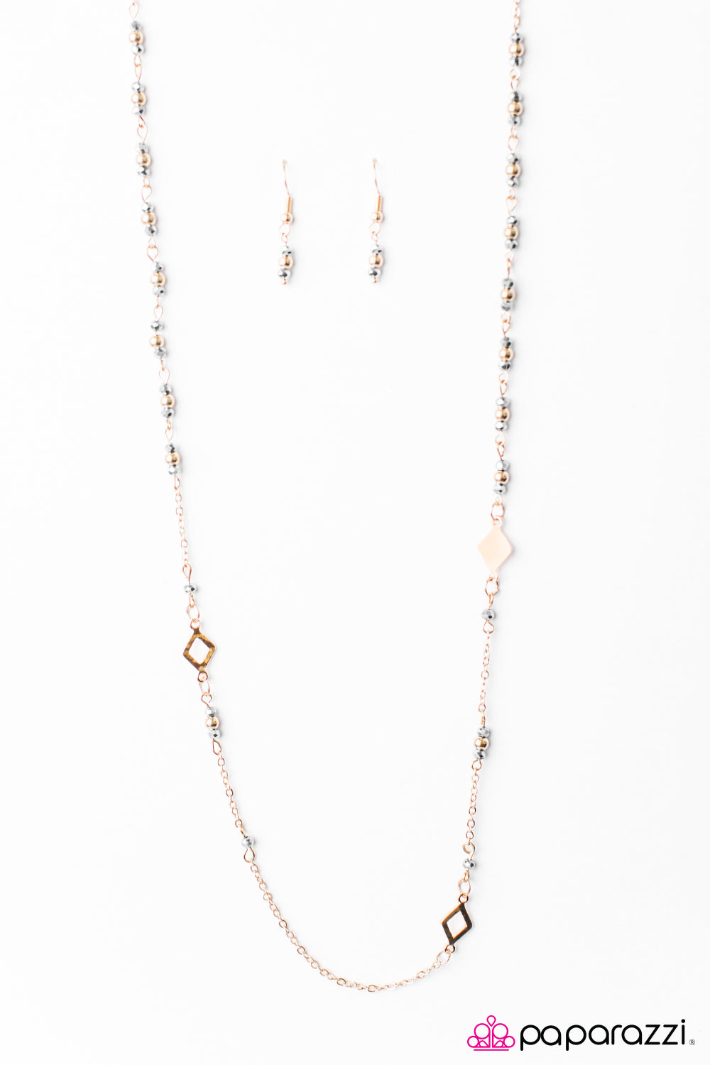 Paparazzi ♥ Fire Season - Gold ♥  Necklace