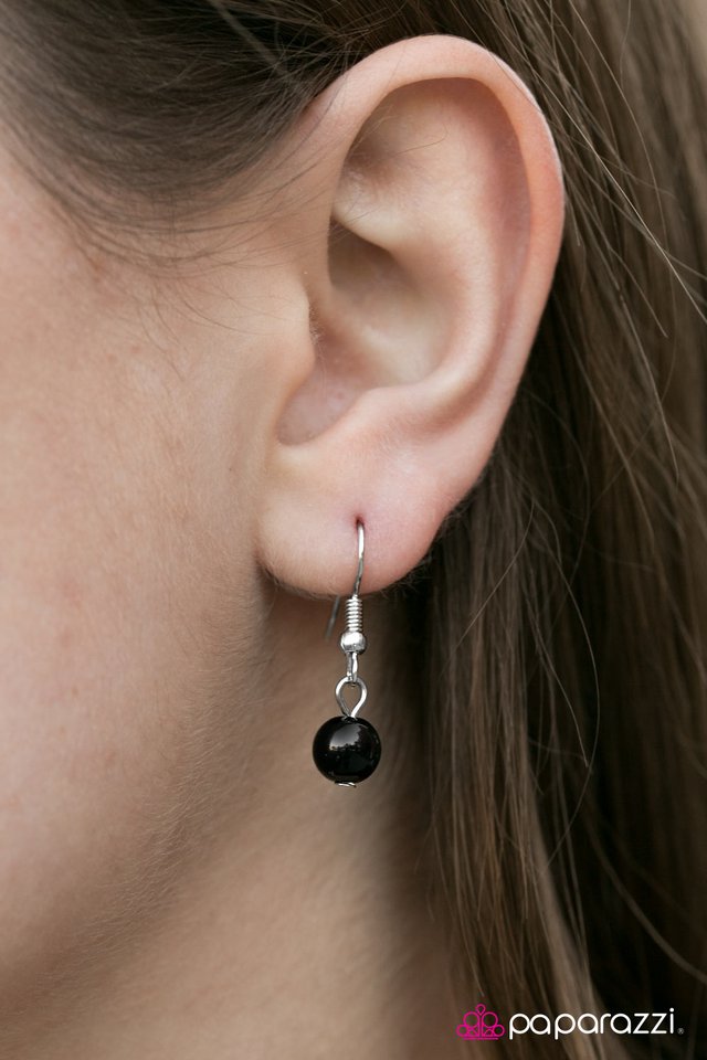 Paparazzi ♥ Runway Sparkle - Black ♥ Lanyard