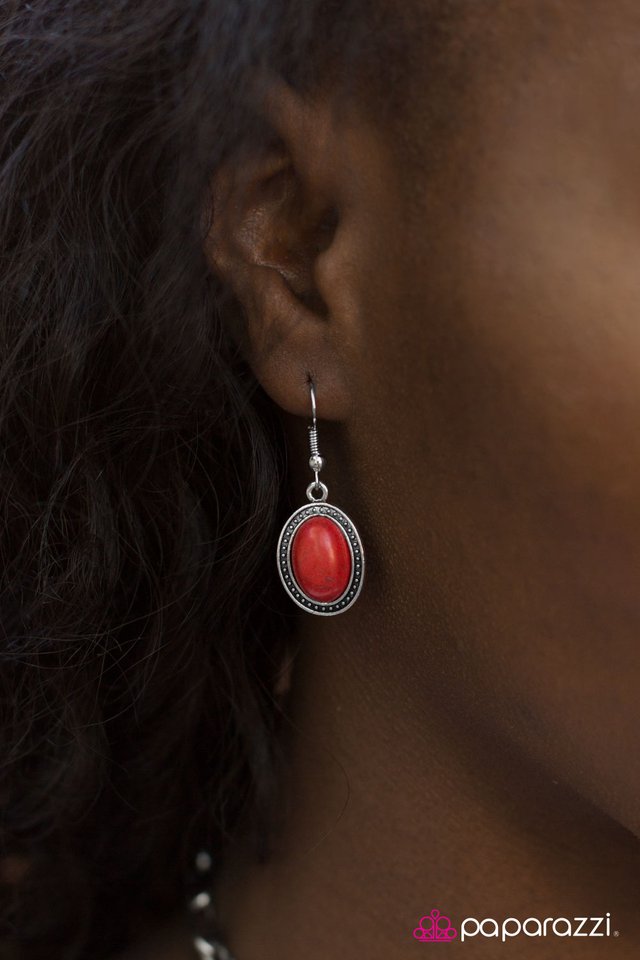 Paparazzi ♥ Dressed to EMPRESS - Red ♥ Necklace