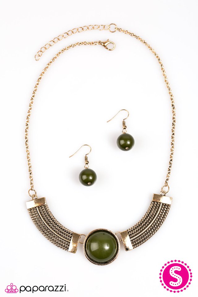 Paparazzi ♥ Egyptian Spell - Green ♥ Necklace