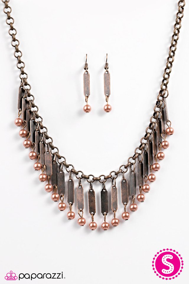 Paparazzi ♥ All The Right Moves ♥ Necklace