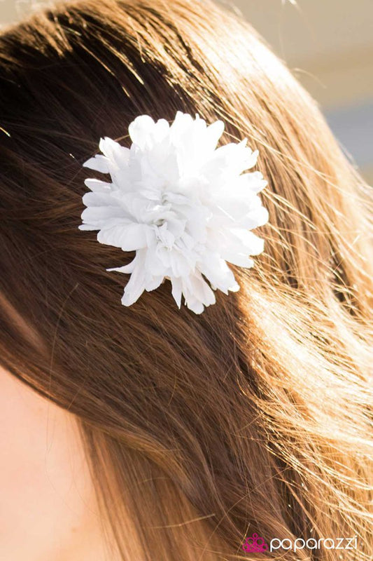 petals-a-plenty-white-p7ca-wtxx-040xx