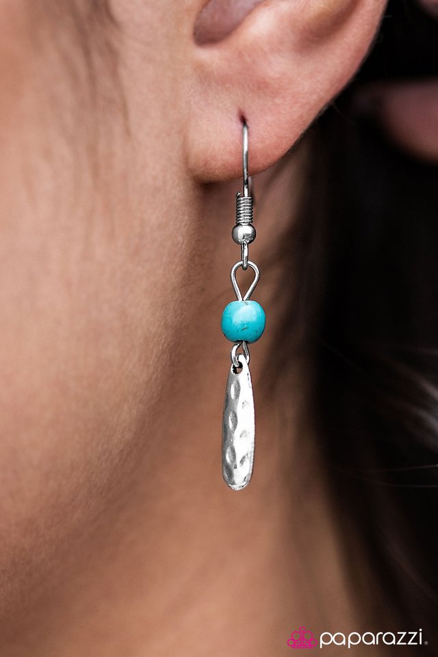 Paparazzi ♥ Lady Luck - Blue ♥ Necklace