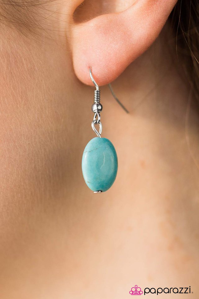 Paparazzi ♥ Stone Bridge - Blue ♥ Necklace