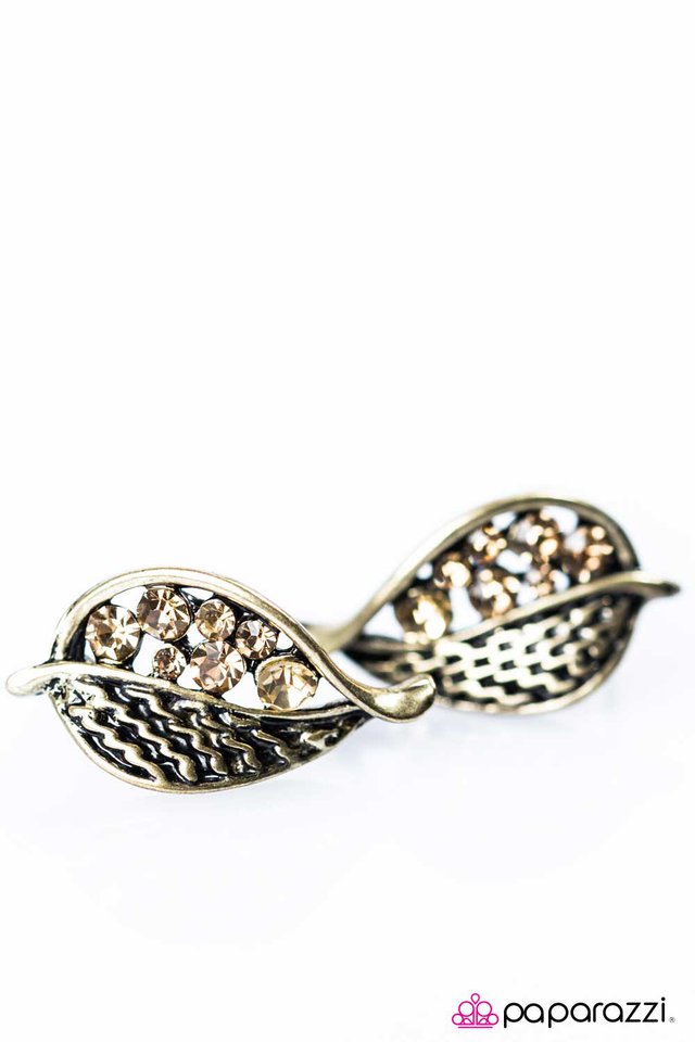 Paparazzi ♥ Im LEAFing! - Brass ♥ Post Earrings
