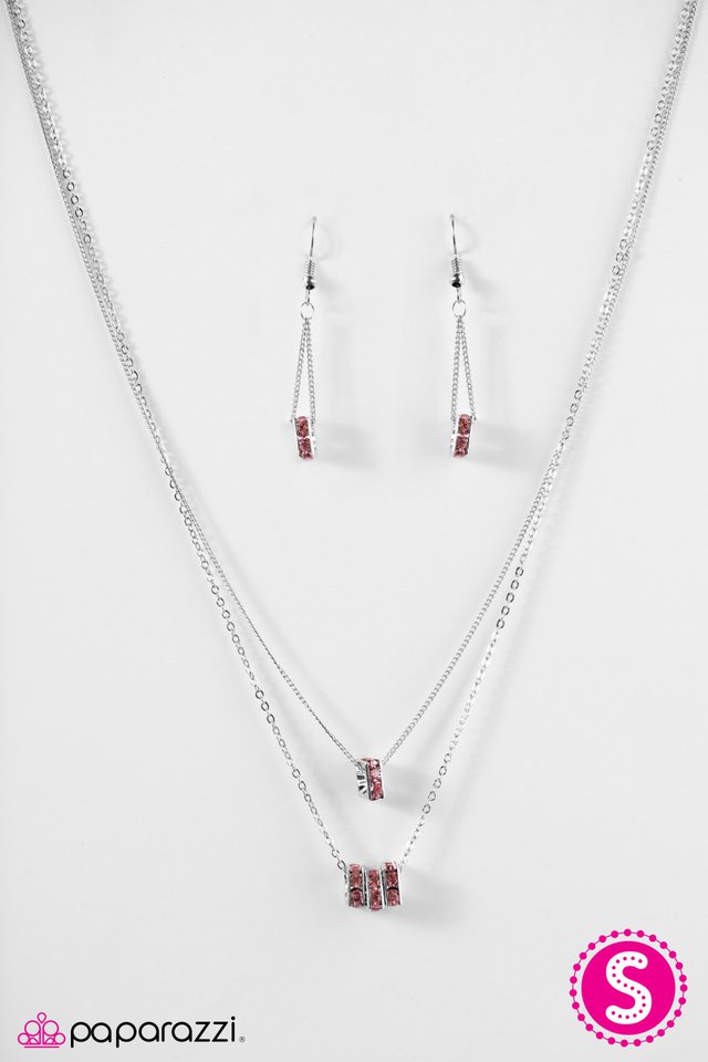 Paparazzi ♥ The Main Attraction - Pink ♥ Necklace