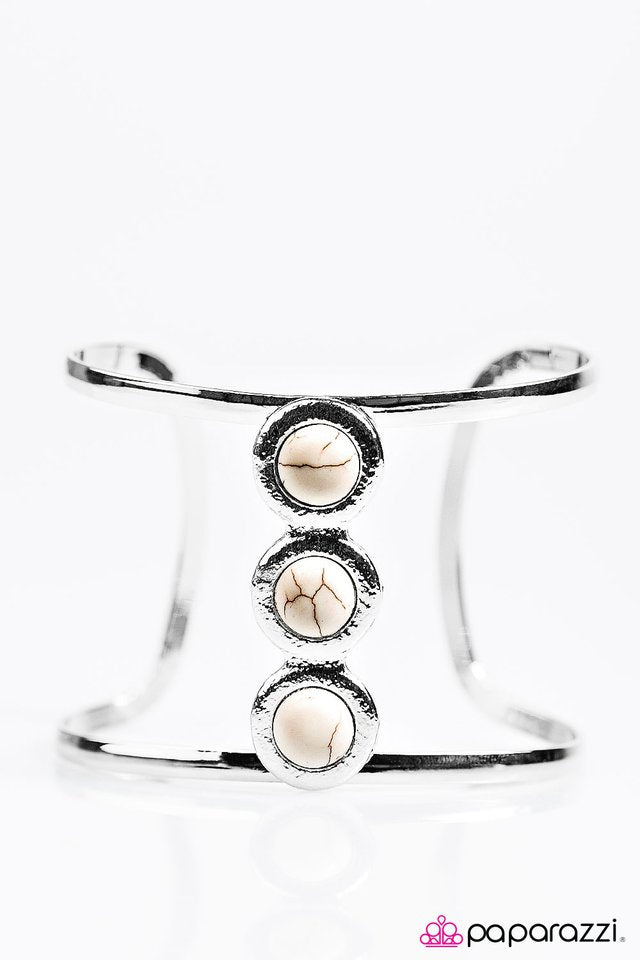 Paparazzi ♥ Mountain Air - White ♥ Bracelet