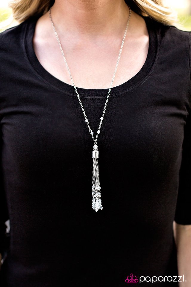 firework-finale-white-p2re-wtxx-119xx