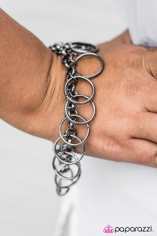 dizzy-does-it-black-p9in-bkxx-048xx