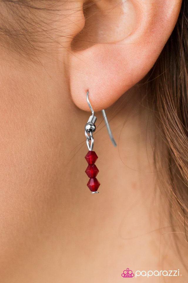 Paparazzi ♥ Catching Fire - Red ♥ Necklace