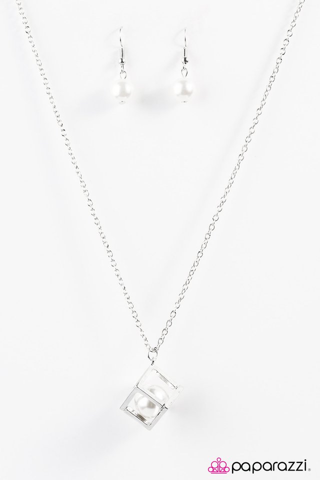 Paparazzi ♥ Box Office Hit - White ♥ Necklace