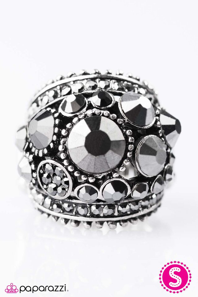 Paparazzi ♥ Money On My Mind - Silver ♥ Ring