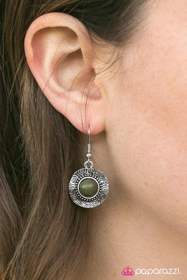 Paparazzi ♥ Santa Fe Sophistication - Green ♥ Necklace