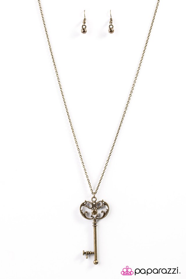 Paparazzi ♥ Key Signature - Brass ♥ Necklace