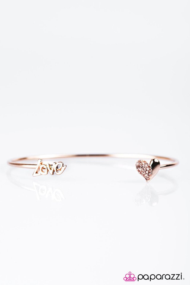 Paparazzi ♥ Let Your Heart Be Your Compass - Gold ♥ Bracelet