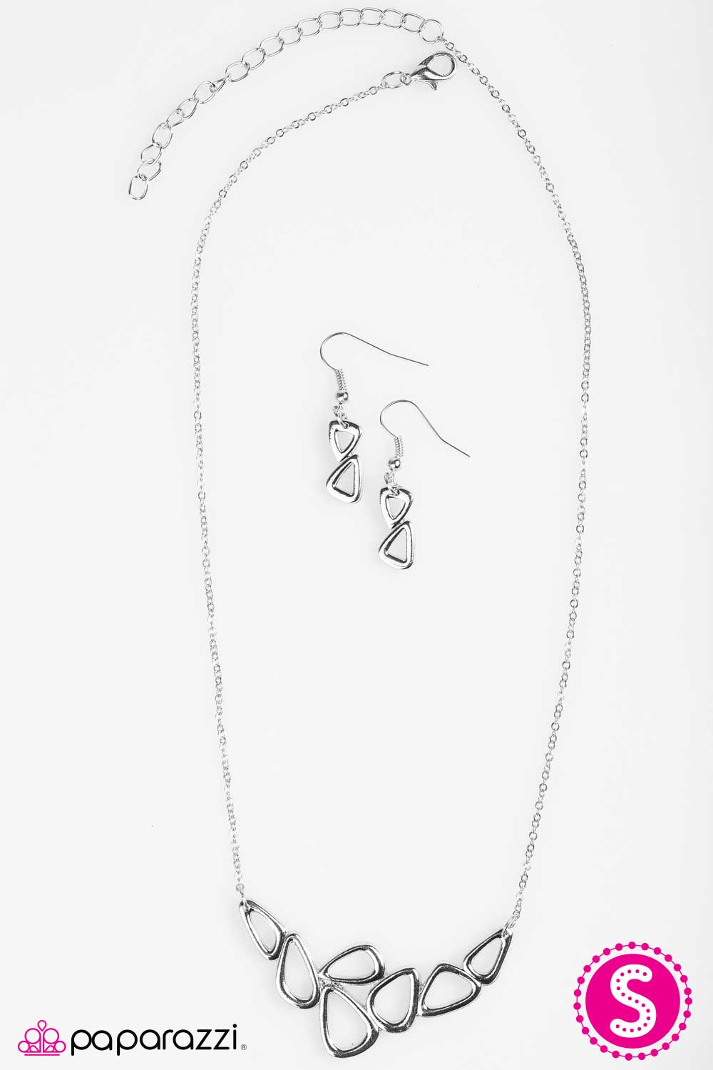 Paparazzi ♥ Vertigo - Silver ♥  Necklace