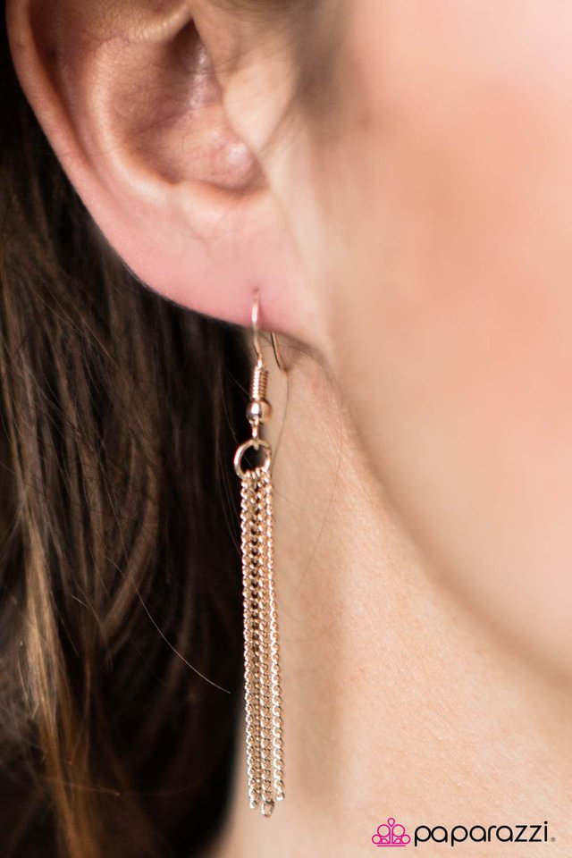 Paparazzi ♥ Sky Sailing - Rose Gold ♥ Necklace