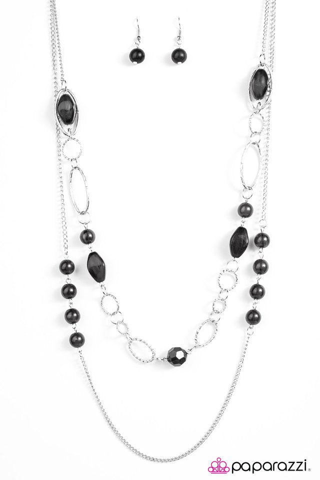 Paparazzi ♥ Touch The Clouds - Black ♥ Necklace