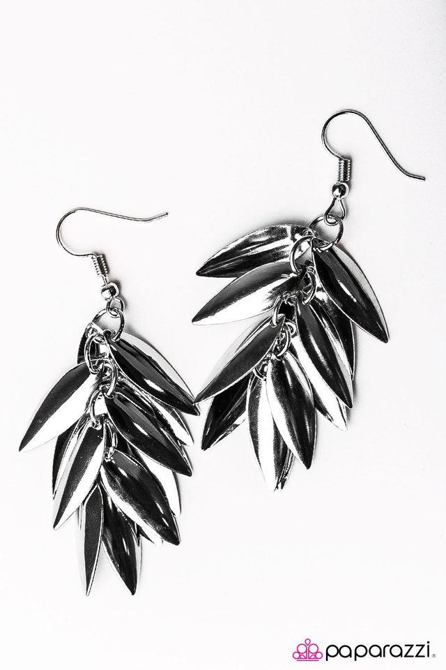 Paparazzi ♥ Feelin Feline - Silver ♥ Earrings