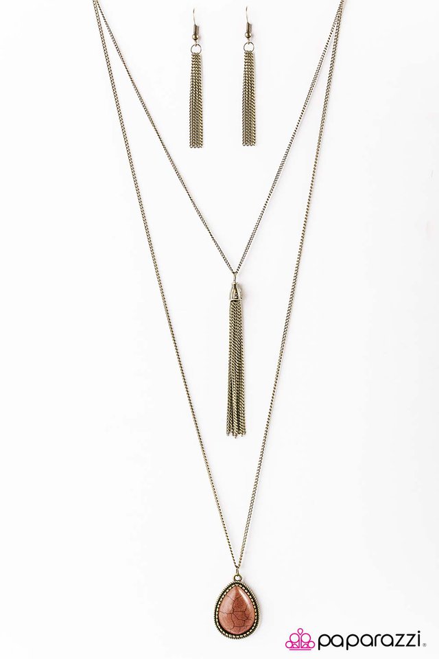 Paparazzi ♥ The Western Way - Brass ♥ Necklace